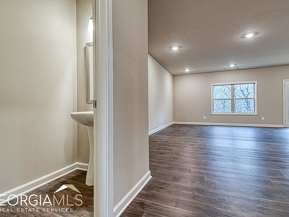 5th image of 5377 Fox Hill Ln