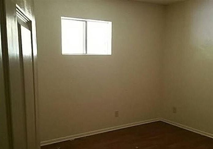 1st image of 105 Ash Ln