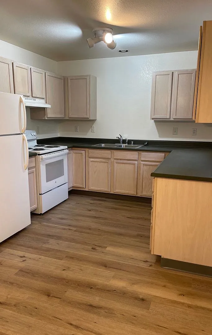 Charming Newly Remodeled 2-Bedroom, 1-Bath in Belgrade — Photo 2