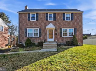 243 Colonial Park Dr, Springfield, PA 19064