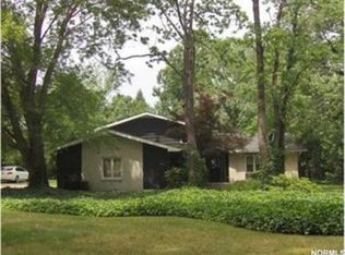 6451 Derby Dr, Mayfield Village, OH 44143