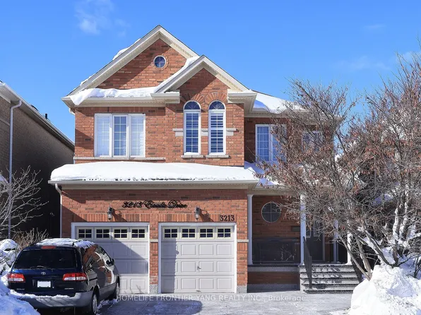 3213 Escada Dr, Mississauga, ON L5M 7V6