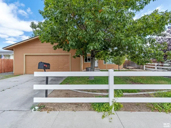 887 Amador Cir, Carson City, NV 89705