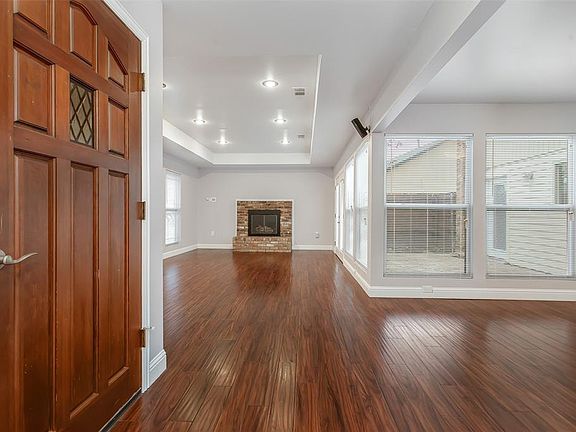 3rd image of 3402 Brook Glen Dr