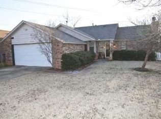 1413 Huntington Dr, Edmond, OK 73012