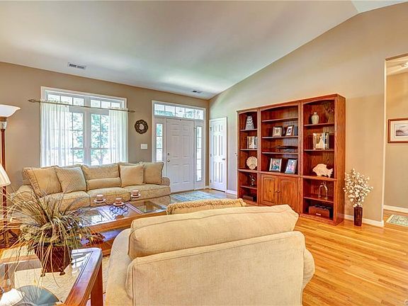 5th image of 8097 Perrincrest Pl