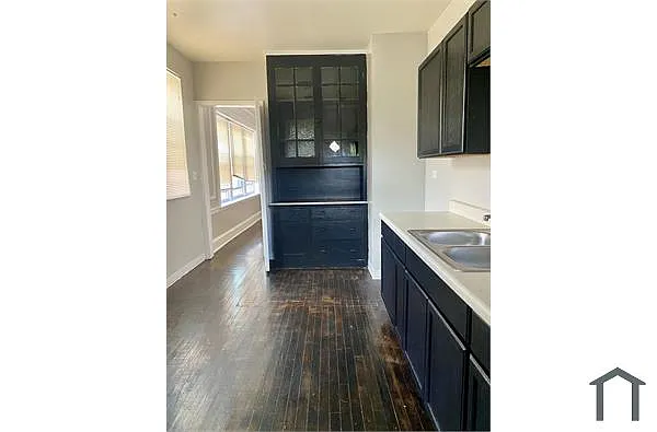Building Photo - 7346 S Phillips Ave #3