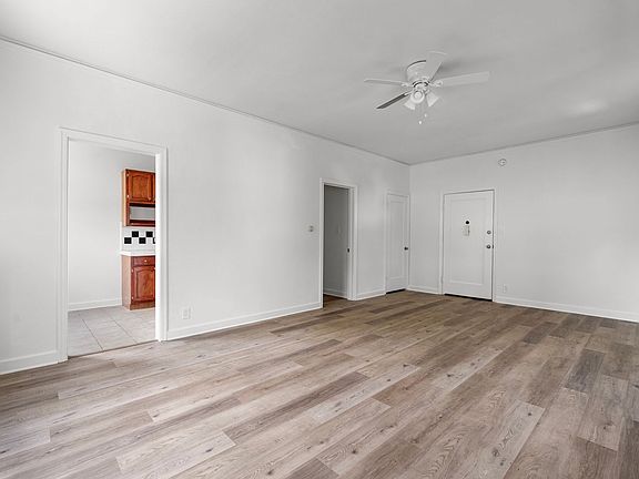 2nd image of 4408 Lockwood Ave APT 202