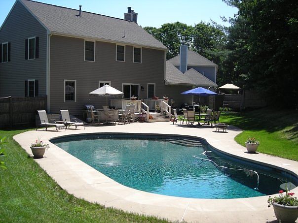 2nd image of 7 Carbone Cir