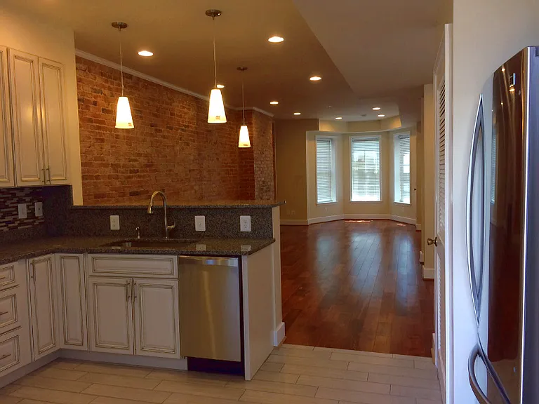 1256 Florida Ave NE — Photo 2