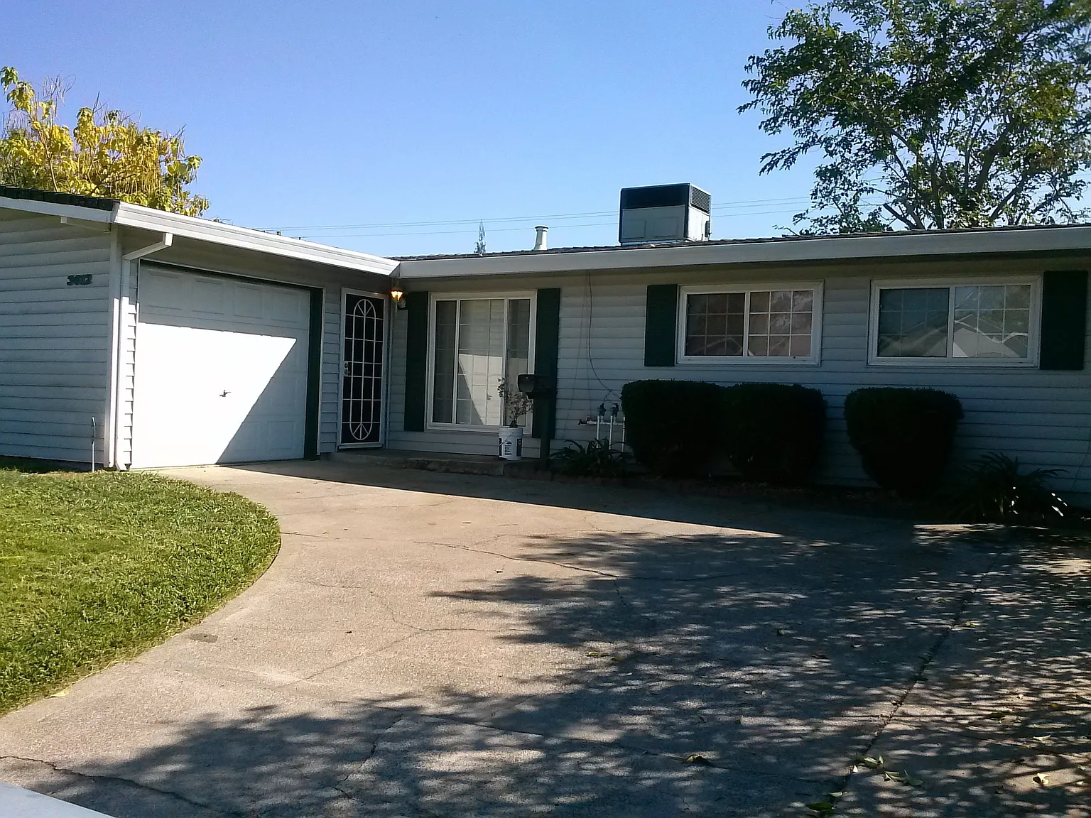 3612 Centinella Dr photo 1