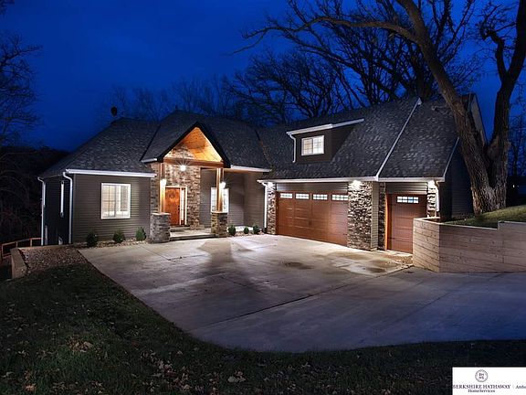 3rd image of 8821 Verdon Cir