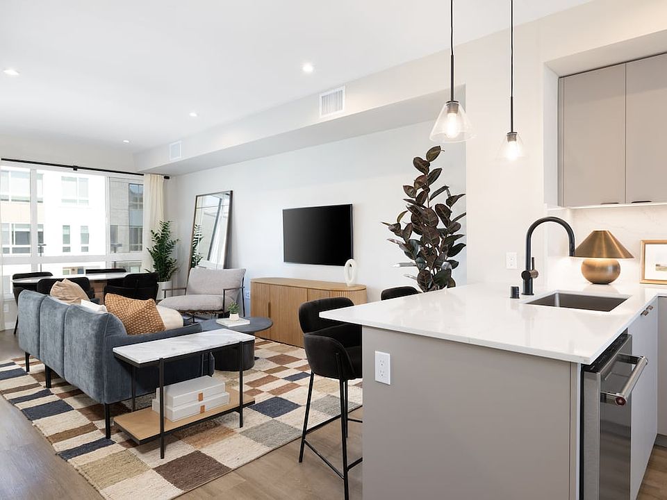 Signature Collection I 3-Bedroom Townhome Living and dining areas