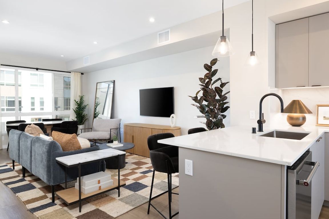 Signature Collection I 3-Bedroom Townhome Living and dining areas