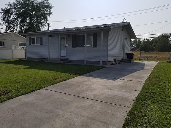 2nd image of 434 Meppen Dr