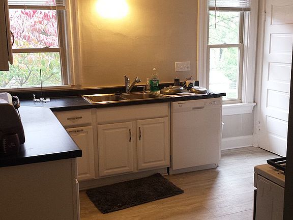 2nd image of 3784 Millsbrae Ave