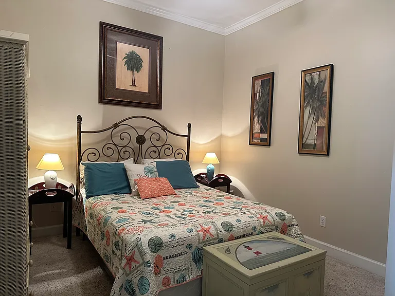 Guest room.