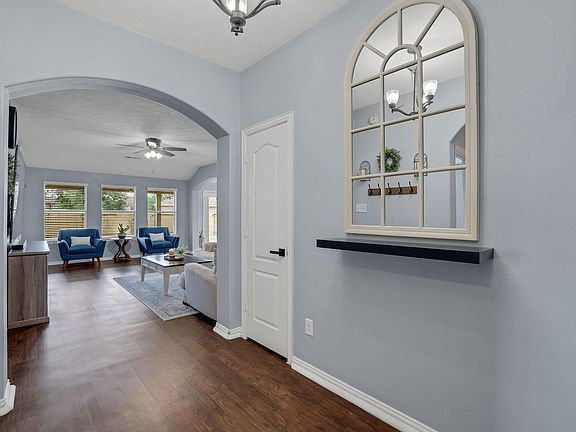 4th image of 9106 Sunrise Ct