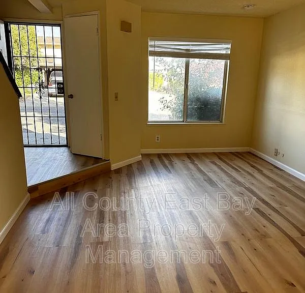 1117 N Lincoln St #3 — Photo 4