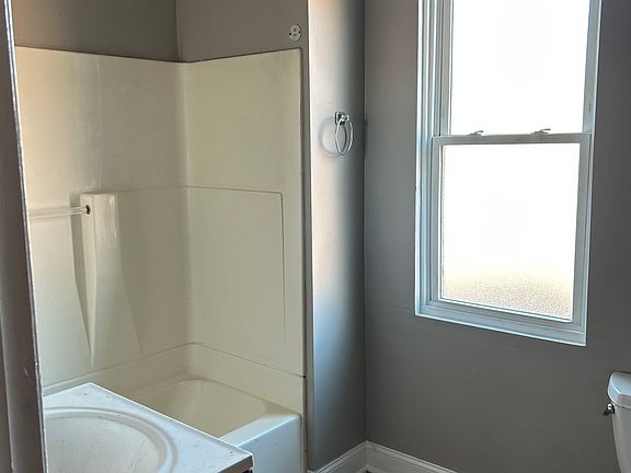 2nd image of 2111 Seneca St APT 1