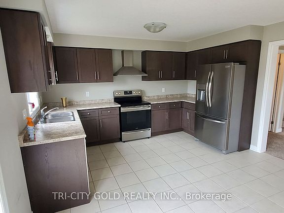3rd image of 125 John Brabson Cres