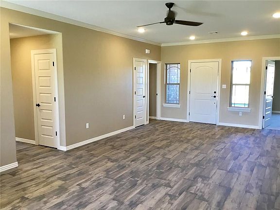 4th image of 347 Topaz Way