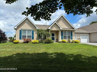 6 Deerchase Ln, Lakewood, NJ 08701