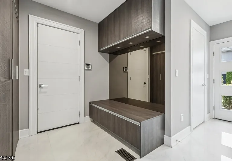 63 Roberts Rd — Photo 16