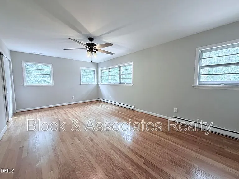405 N Main St — Photo 8
