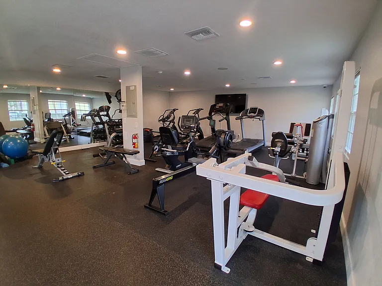 101 Pompano Dr SE #D — Photo 23
