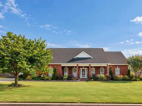 152 Addington Dr, Kathleen, GA 31047