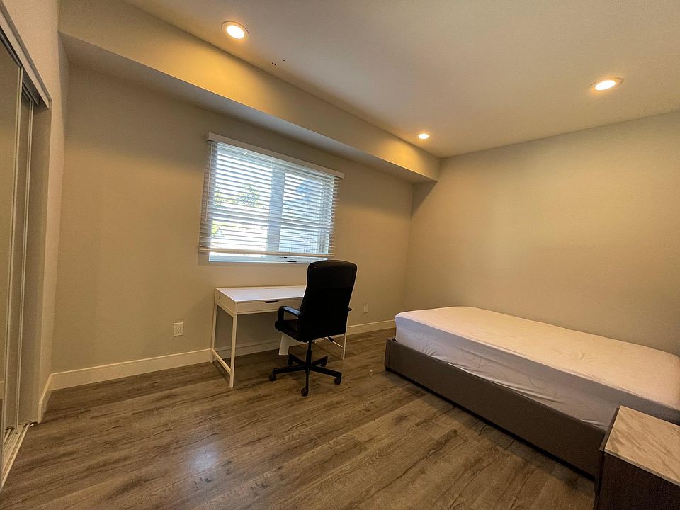 2nd image of 1151 W 37th Dr #3S