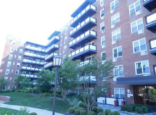1670 Bell Blvd #515A, Bayside, NY 11360