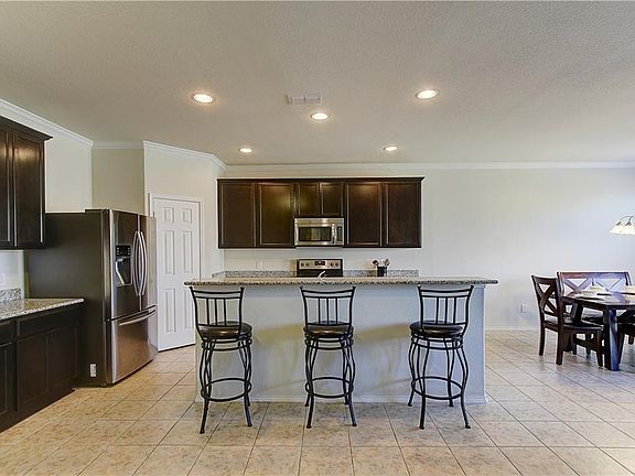 3rd image of 3013 Montserrat Creek Dr