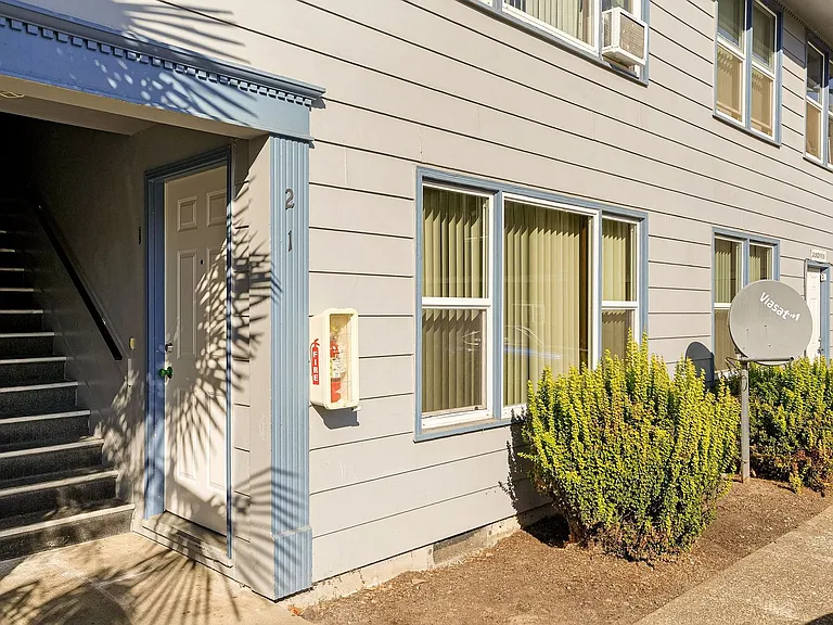 232a-Martha Washington Apartments — Photo 17