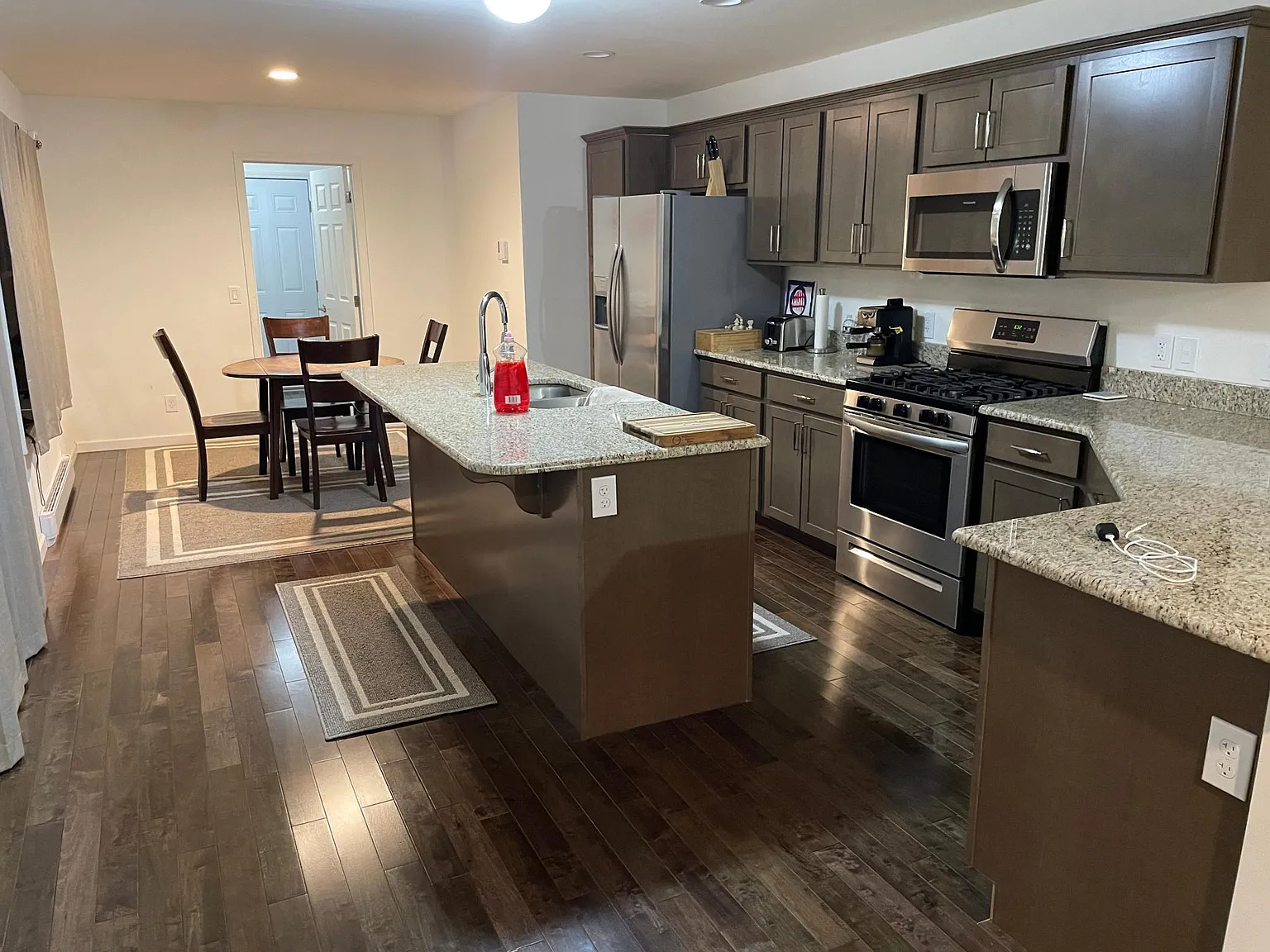 190 Market Ln — Photo 3