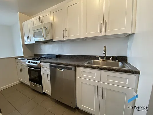 Rented by FirstService Realty (legacy) | media 4