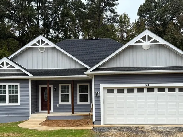 292 Currioman Dr, Montross, VA 22520