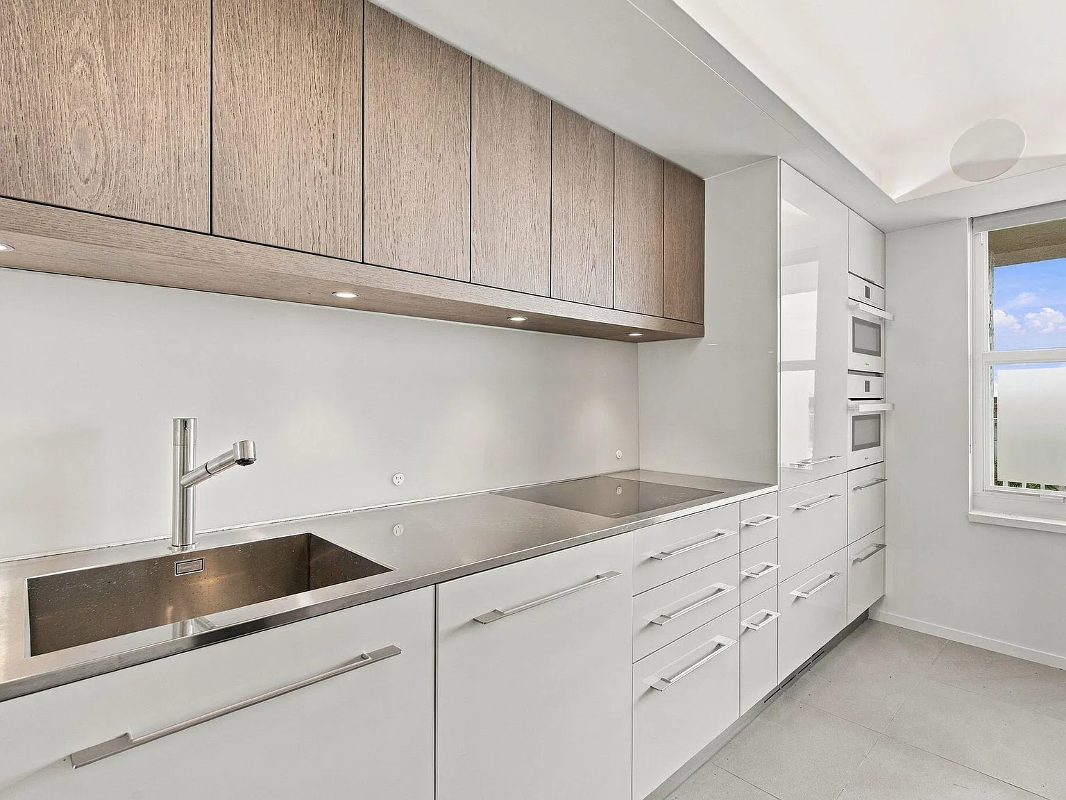 2 bed, 2.0 bath, 1178 sqft, $4,500 — Photo 3