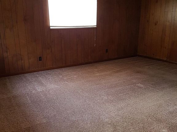 2nd image of 500 Lakeside St