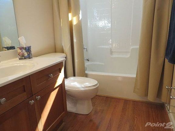 Main level Full Bath