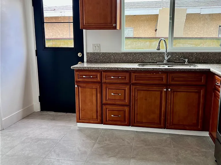 11922 Hopland St — Photo 14