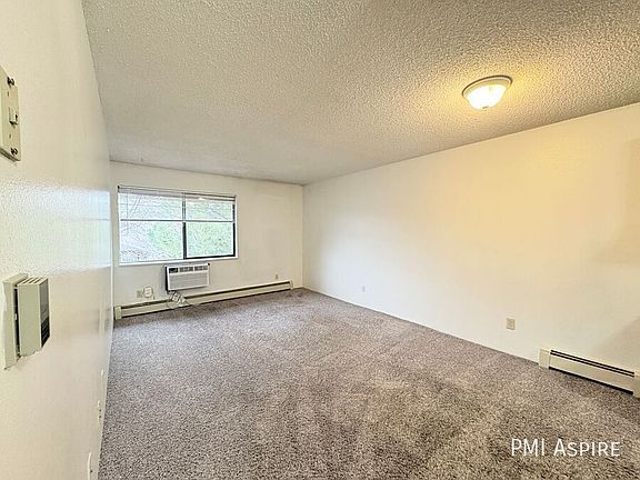 2nd image of 2264 Dexter Dr #300