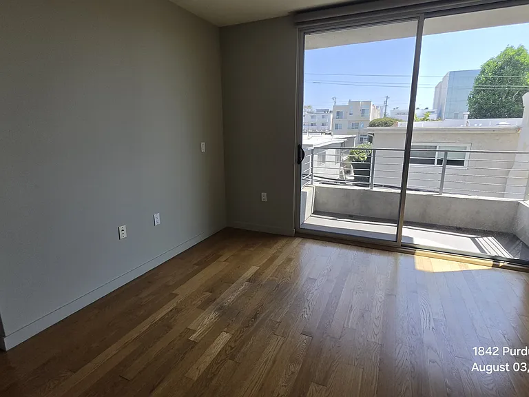 1842 Purdue Ave #105 — Photo 17