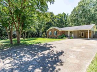 208 Rhonda Ln, Savannah, TN 38372