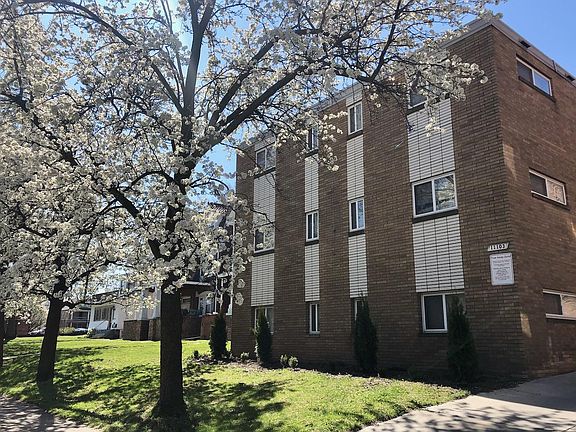 3rd image of 11103 Detroit Ave APT 3