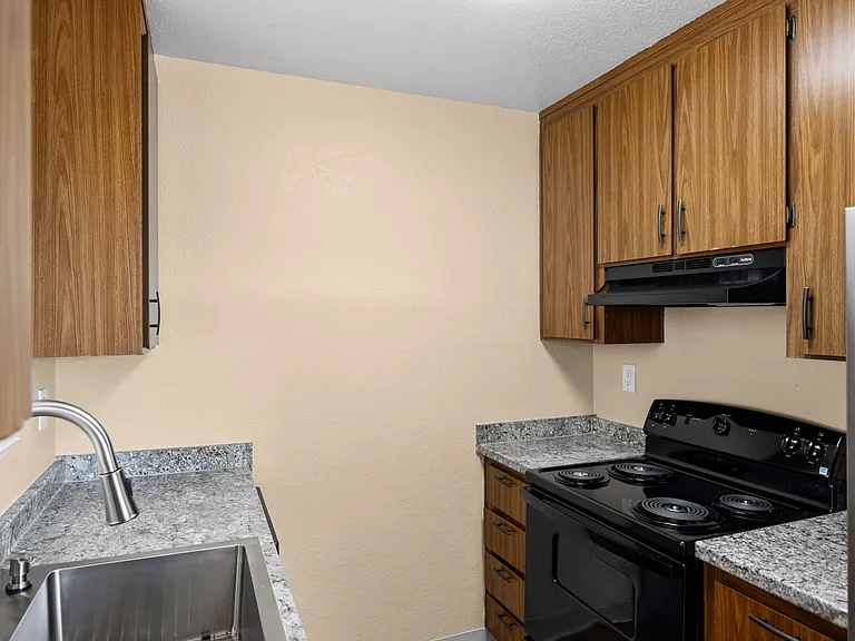The Peppertree Apartments — Photo 30