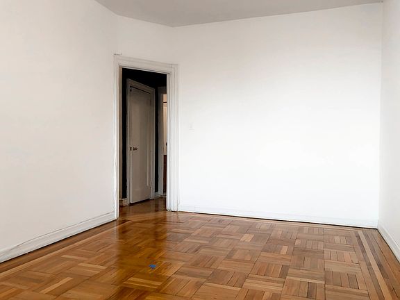 4th image of 733 W 183rd St #3F