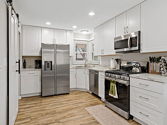 5th image of 6640 McKinley St NE