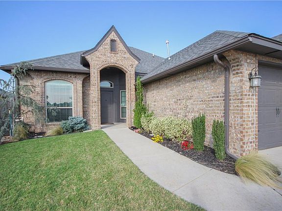 2nd image of 17209 Avila Ln